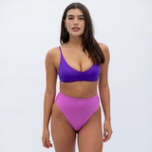 Left on Friday Sunday Top - Bon Voyage